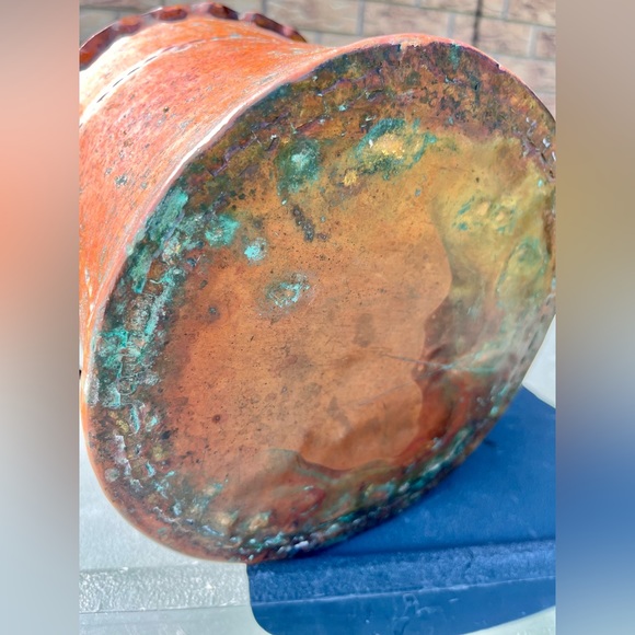 Late Victorian Hand-Hammered Copper Cauldron Pot - Picture 3 of 8